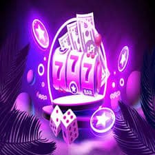 Tim blacktogel bekerja di pusat operasi platform